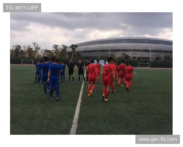 热血沙漠追风少女在金色荒原上演激情足球梦想之战 热血沙漠追风少女在金色荒原上演激情足球梦想之战